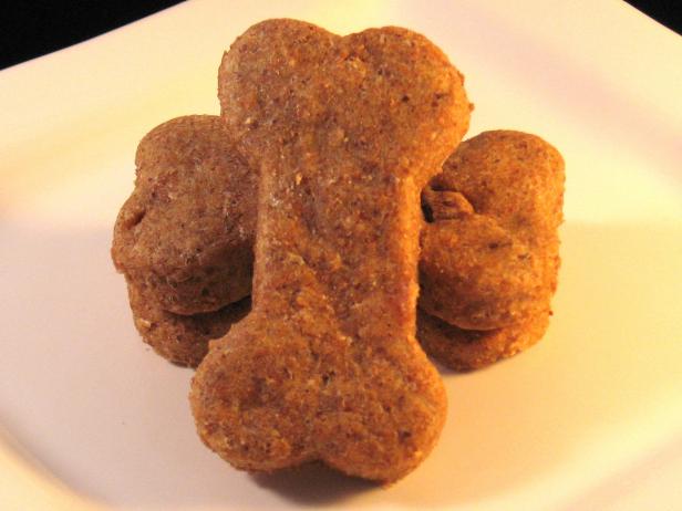 Peanut butter dog treats you can make at home.